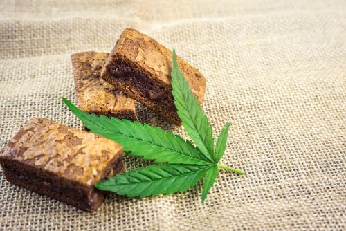 Preparar receta de brownie de marihuana